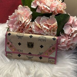 Mcm trifold wallet